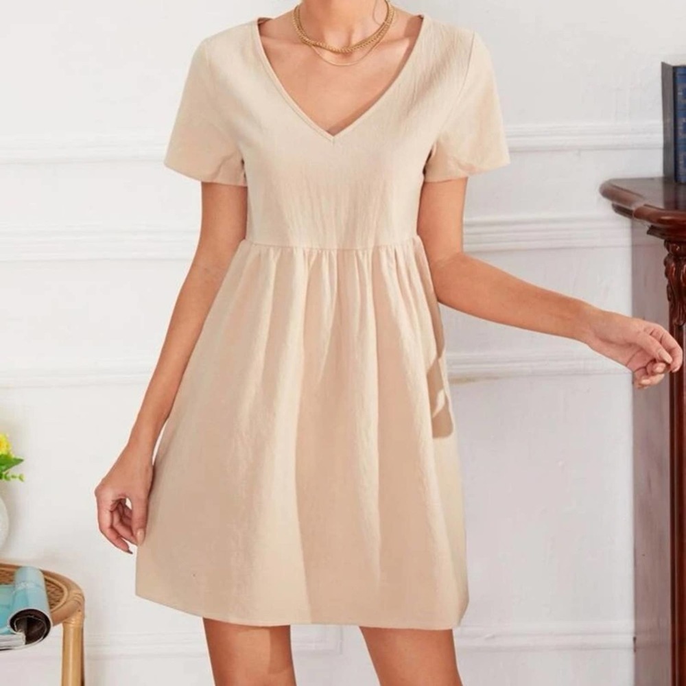 Beige short sleeve V-neck high waist ruffle hem smock dress Sz L
